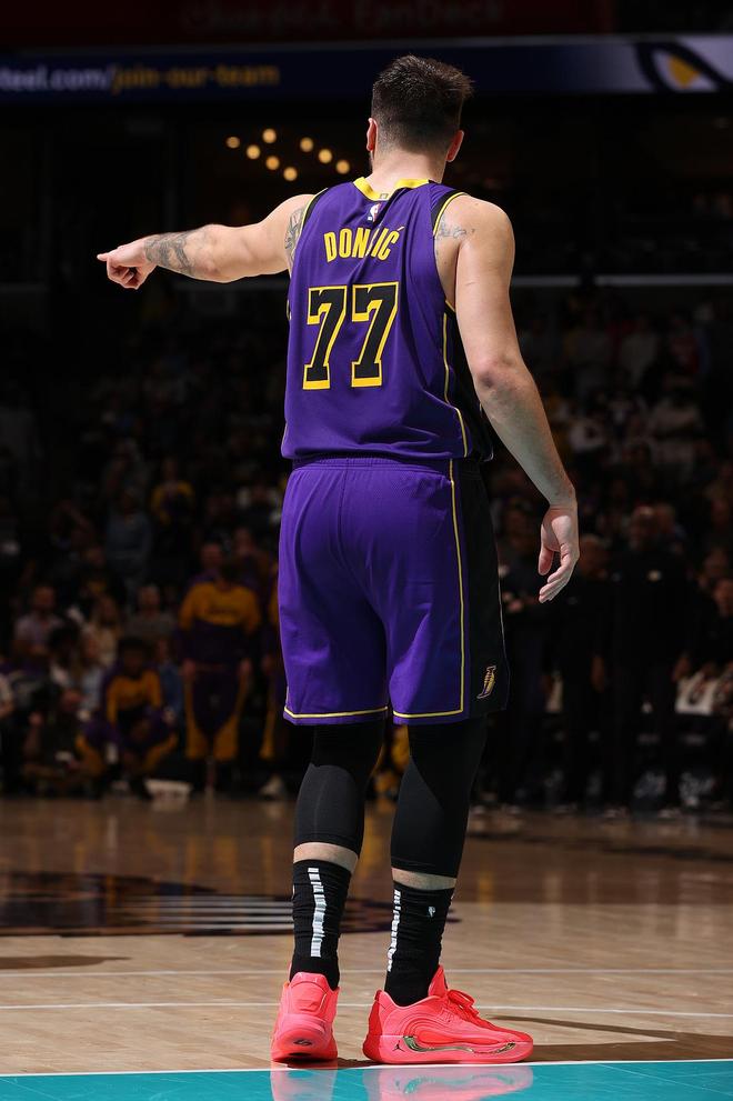 开云官网-TES不断突破！，东契奇连续二十场比赛得分超过重返赛场比赛高潮迭起的简单介绍-开云官网